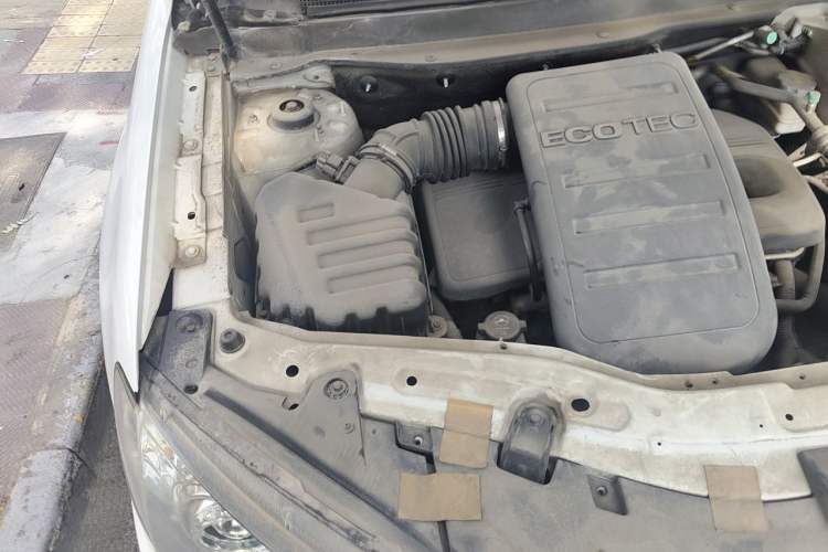 Used Chevrolet Captiva 2011 2.4 AT 7-Seater Luxury Navigation Edition Engine Bay Right