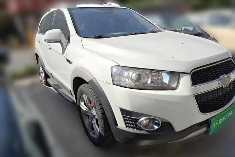 Used Chevrolet Captiva 2011 2.4 AT 7-Seater Luxury Navigation Edition Front Right 45 Deg