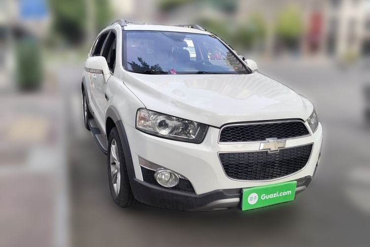 Used Chevrolet Captiva 2011 2.4 AT 7-Seater Luxury Navigation Edition Front Right 45 Deg