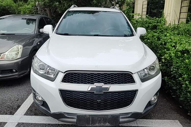Used Chevrolet Captiva 2011 2.4 AT 7-Seater Luxury Edition Front