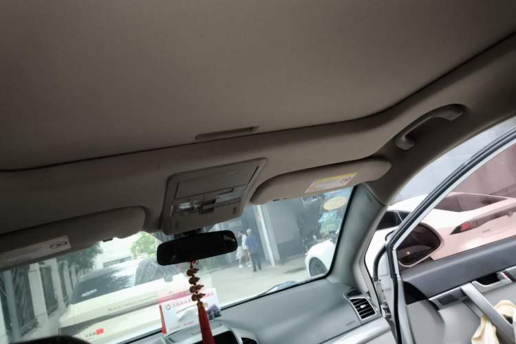 Used Chevrolet Captiva 2011 2.4 AT 5-Seater Comfort Edition Headliner