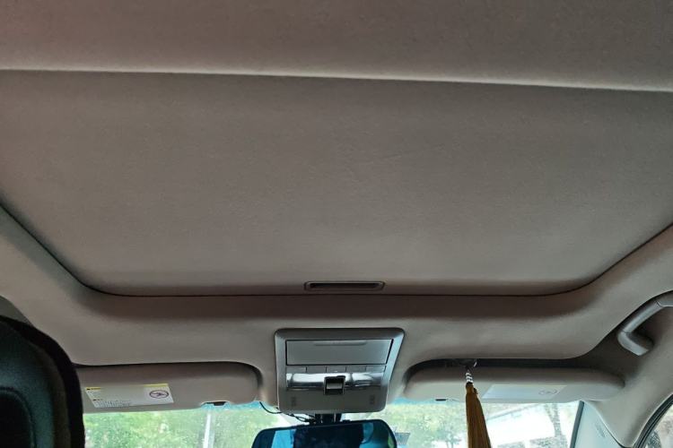Used Chevrolet Captiva 2011 2.4 AT 7-Seater Luxury Edition Headliner