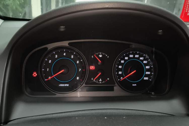 Used Chevrolet Captiva 2011 2.4 AT 5-Seater Comfort Edition Instrument Cluster