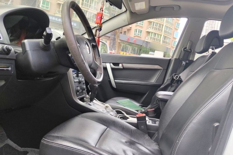 Used Chevrolet Captiva 2011 2.4 AT 7-Seater Luxury Navigation Edition Left Front Seat