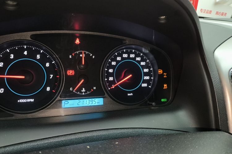 Used Chevrolet Captiva 2011 2.4 AT 5-Seater Comfort Edition Odometer Close Up