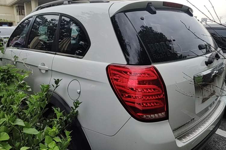Used Chevrolet Captiva 2011 2.4 AT 7-Seater Luxury Edition Rear Left 45 Deg