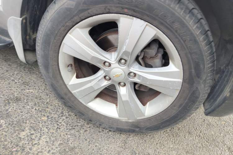 Used Chevrolet Captiva 2011 2.4 AT 7-Seater Luxury Navigation Edition Right Front Wheel Hub