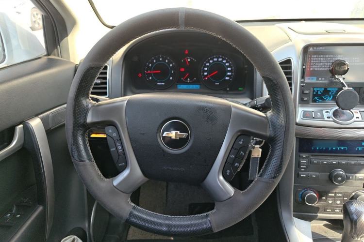 Used Chevrolet Captiva 2011 2.4 AT 7-Seater Luxury Navigation Edition Steering Wheel