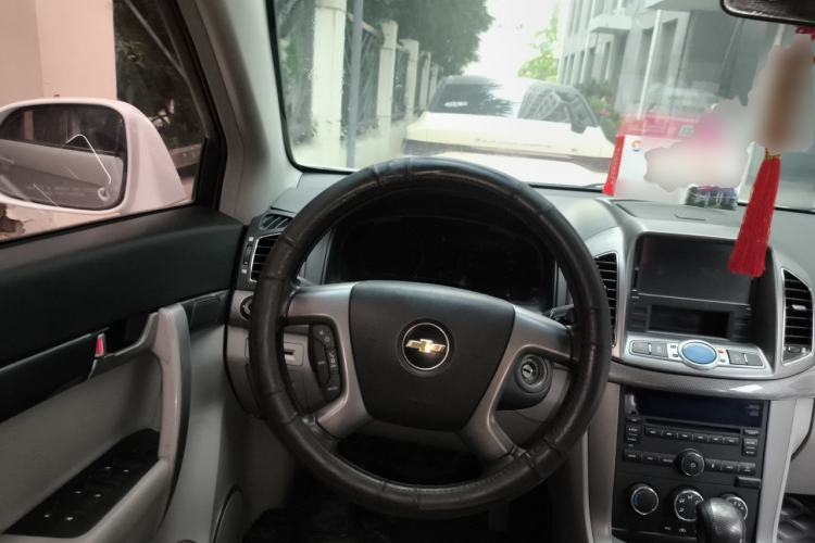Used Chevrolet Captiva 2011 2.4 AT 5-Seater Comfort Edition Steering Wheel