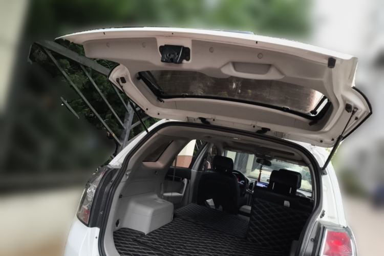 Used Chevrolet Captiva 2011 2.4 AT 5-Seater Comfort Edition Trunk