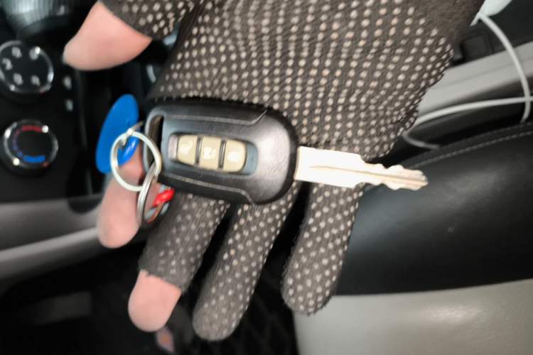 Used Chevrolet Captiva 2011 2.4 AT 5-Seater Comfort Edition Vehicle Key