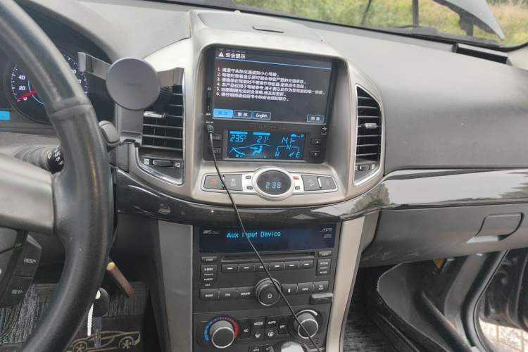 Used Chevrolet Captiva 2012 2.4L 4x4 Flagship Edition 7 Seats Audio And AC Panel