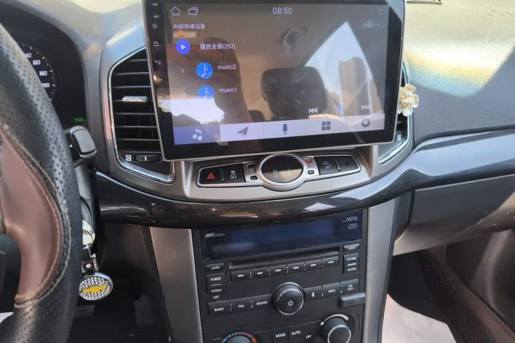 Used Chevrolet Captiva 2012 2.4L 4x4 Flagship Edition 7 Seats Audio And AC Panel