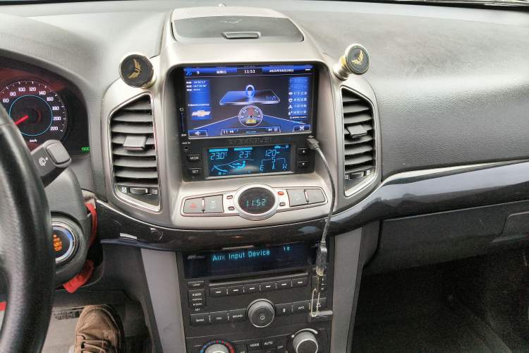 Used Chevrolet Captiva 2012 2.4L 4x4 Flagship Edition 7 Seats Audio And AC Panel
