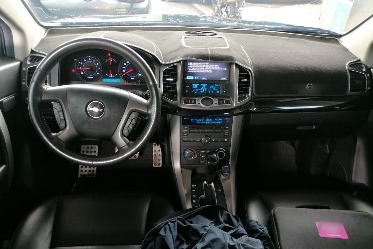 Used Chevrolet Captiva 2012 2.4L 4x4 Flagship Edition 7 Seats Center Console