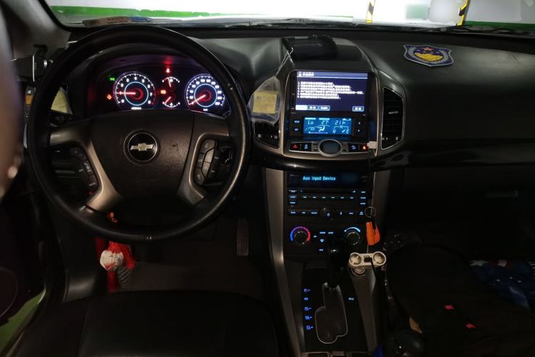 Used Chevrolet Captiva 2012 2.4L 4x4 Flagship Edition 7 Seats Center Console