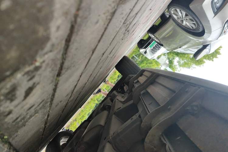 Used Chevrolet Captiva 2012 2.4L 4x4 Flagship Edition 7 Seats Chassis Front Right