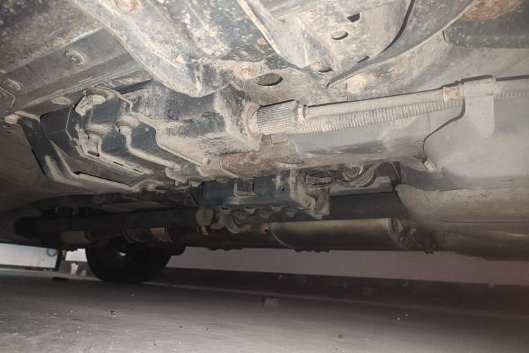 Used Chevrolet Captiva 2012 2.4L 4x4 Flagship Edition 7 Seats Chassis Rear Left