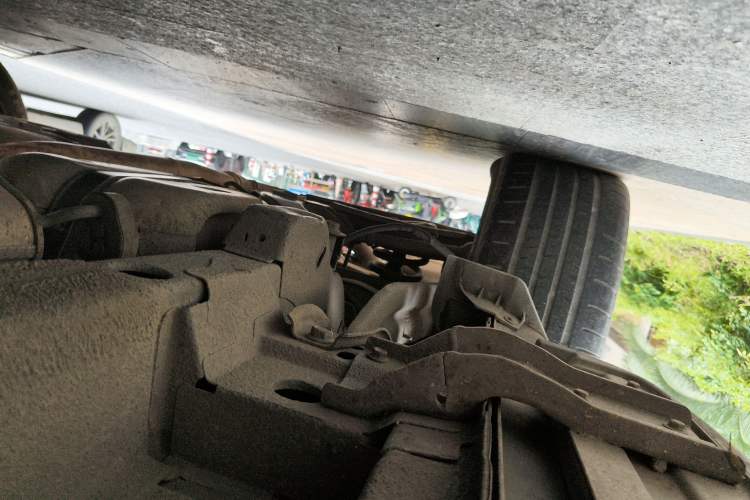 Used Chevrolet Captiva 2012 2.4L 4x4 Flagship Edition 7 Seats Chassis Rear Right