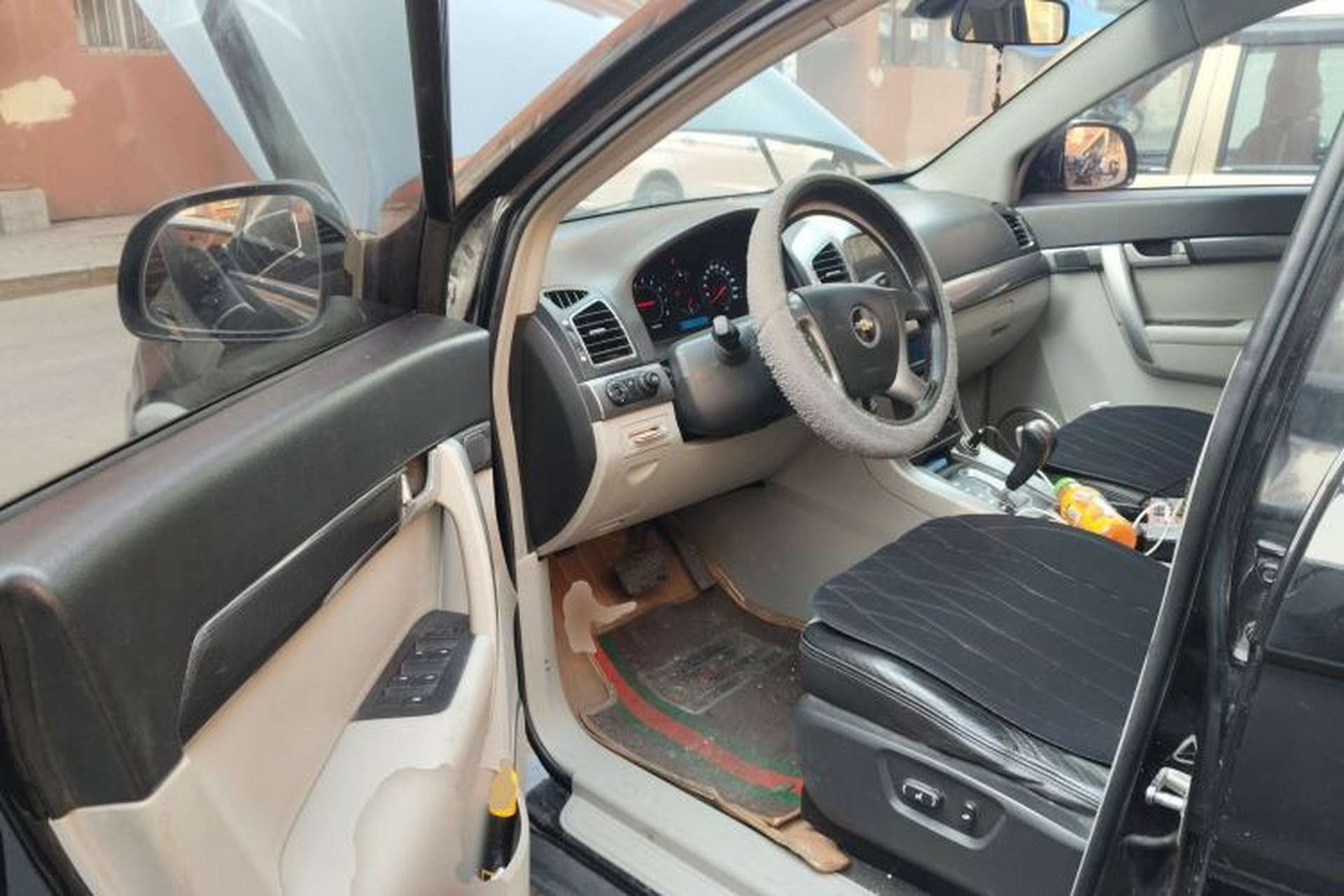 Used Chevrolet Captiva 2012 2.4L 4x4 Luxury Edition 5 Seats Driver Seat