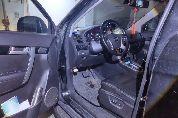 Used Chevrolet Captiva 2012 2.4L 4x4 Flagship Edition 7 Seats Driver Seat
