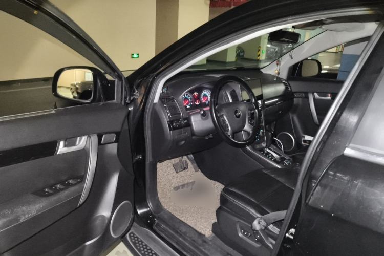 Used Chevrolet Captiva 2012 2.4L 4x4 Flagship Edition 7 Seats Driver Seat