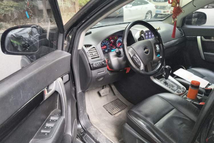Used Chevrolet Captiva 2012 2.4L 4x4 Flagship Edition 7 Seats Driver Seat