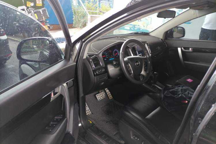 Used Chevrolet Captiva 2012 2.4L 4x4 Flagship Edition 7 Seats Driver Seat