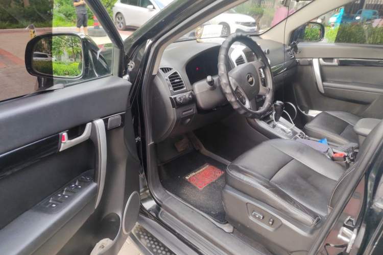 Used Chevrolet Captiva 2012 2.4L 4x4 Flagship Edition 7 Seats Driver Seat