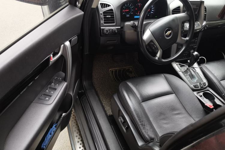 Used Chevrolet Captiva 2012 2.4L 4x4 Flagship Edition 7 Seats Driver Seat
