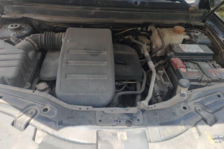 Used Chevrolet Captiva 2012 2.4L 4x4 Flagship Edition 7 Seats Engine Bay