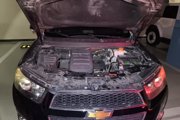 Used Chevrolet Captiva 2012 2.4L 4x4 Flagship Edition 7 Seats Engine Bay