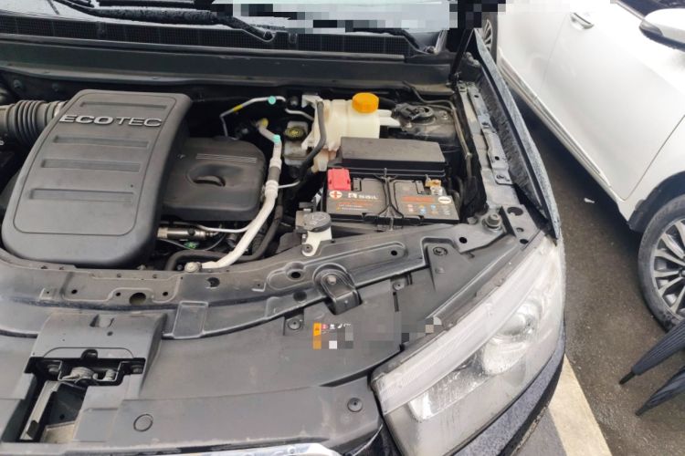 Used Chevrolet Captiva 2012 2.4L 4x4 Flagship Edition 7 Seats Engine Bay Left