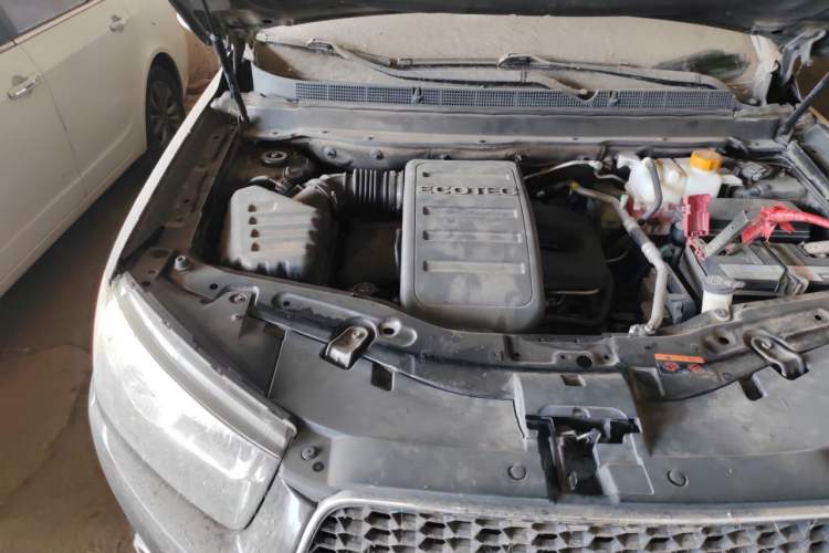 Used Chevrolet Captiva 2012 2.4L 4x4 Flagship Edition 7 Seats Engine Bay Right