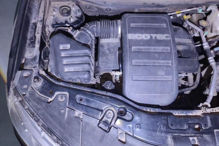 Used Chevrolet Captiva 2012 2.4L 4x4 Flagship Edition 7 Seats Engine Bay Right