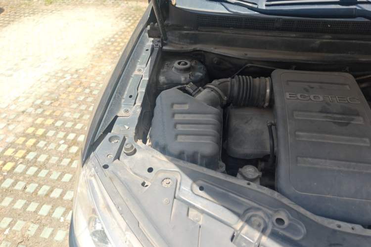 Used Chevrolet Captiva 2012 2.4L 4x4 Flagship Edition 7 Seats Engine Bay Right