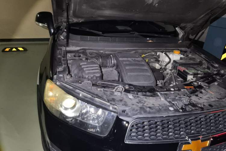 Used Chevrolet Captiva 2012 2.4L 4x4 Flagship Edition 7 Seats Engine Bay Right