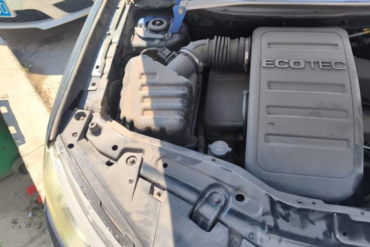 Used Chevrolet Captiva 2012 2.4L 4x4 Flagship Edition 7 Seats Engine Bay Right