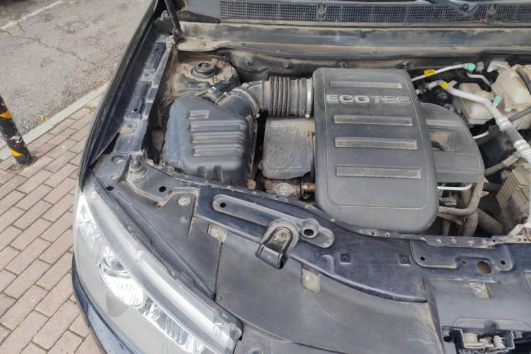 Used Chevrolet Captiva 2012 2.4L Two-Wheel Drive City Edition 5 Seats Engine Bay Right