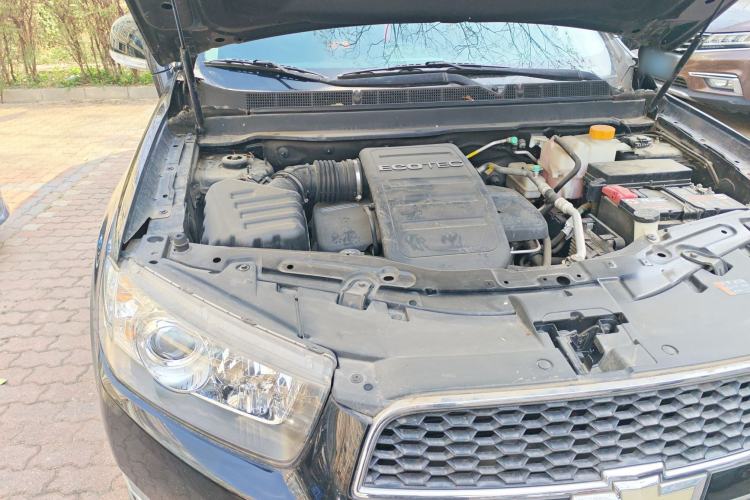 Used Chevrolet Captiva 2012 2.4L 4x4 Flagship Edition 7 Seats Engine Bay Right