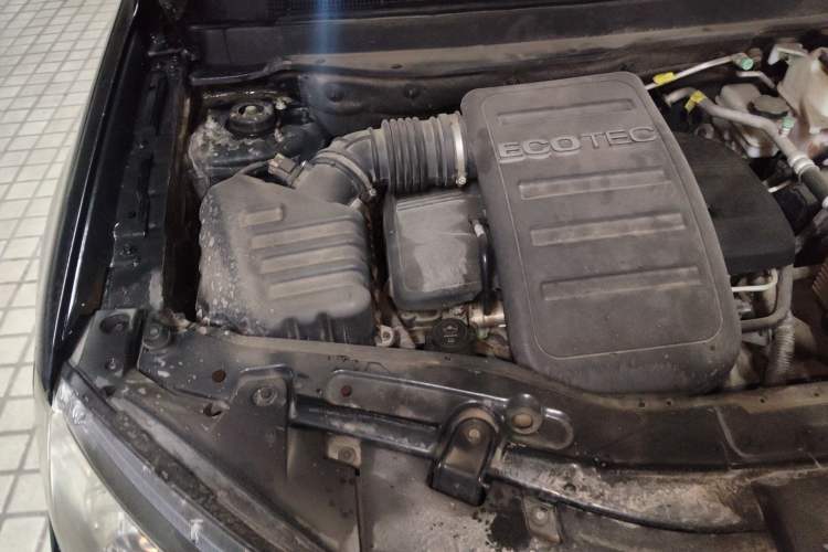 Used Chevrolet Captiva 2012 2.4L 4x4 Flagship Edition 7 Seats Engine Bay Right