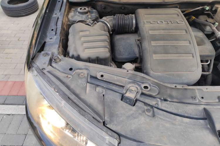 Used Chevrolet Captiva 2012 2.4L 4x4 Flagship Edition 7 Seats Engine Bay Right