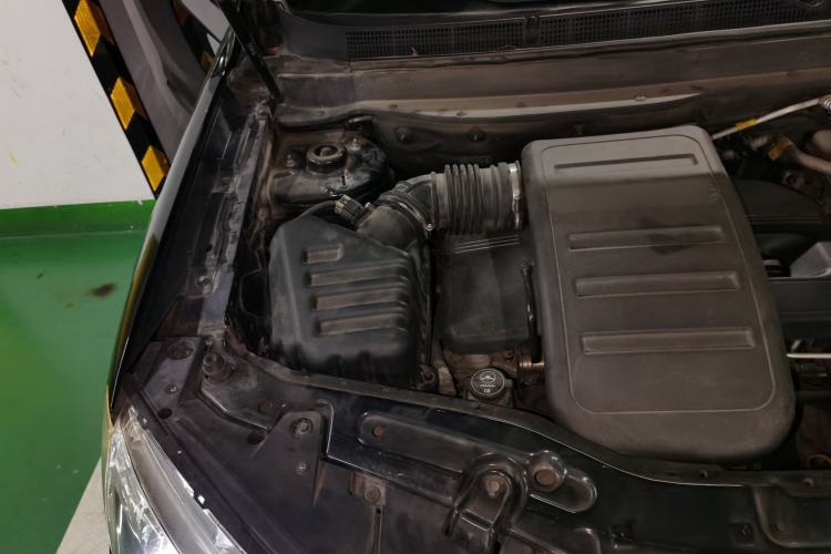 Used Chevrolet Captiva 2012 2.4L 4x4 Flagship Edition 7 Seats Engine Bay Right