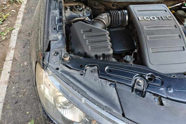 Used Chevrolet Captiva 2012 2.4L 4x4 Luxury Edition 5 Seats Engine Bay Right