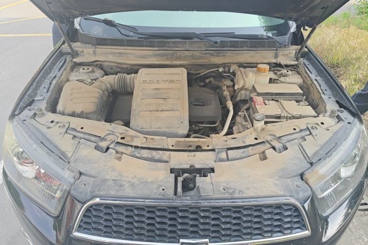 Used Chevrolet Captiva 2012 2.4L Two-Wheel Drive City Edition 5 Seats Engine Bay