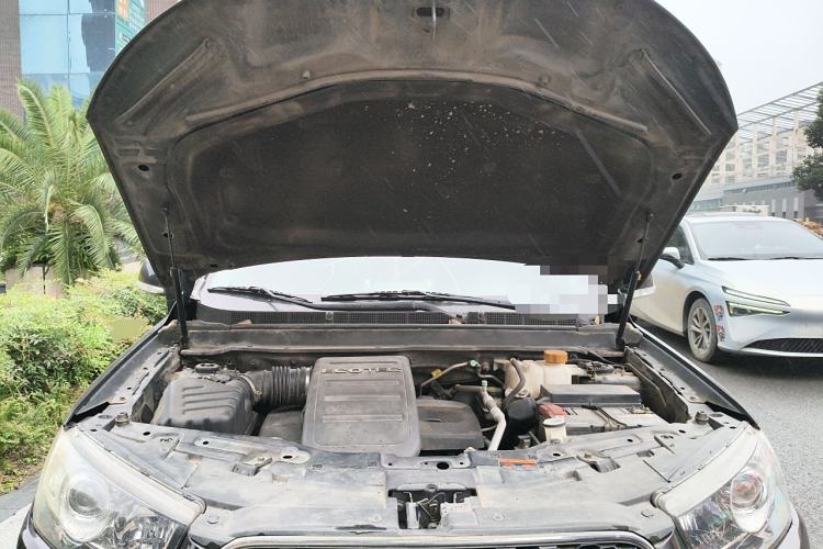 Used Chevrolet Captiva 2012 2.4L 4x4 Flagship Edition 7 Seats Engine Bay
