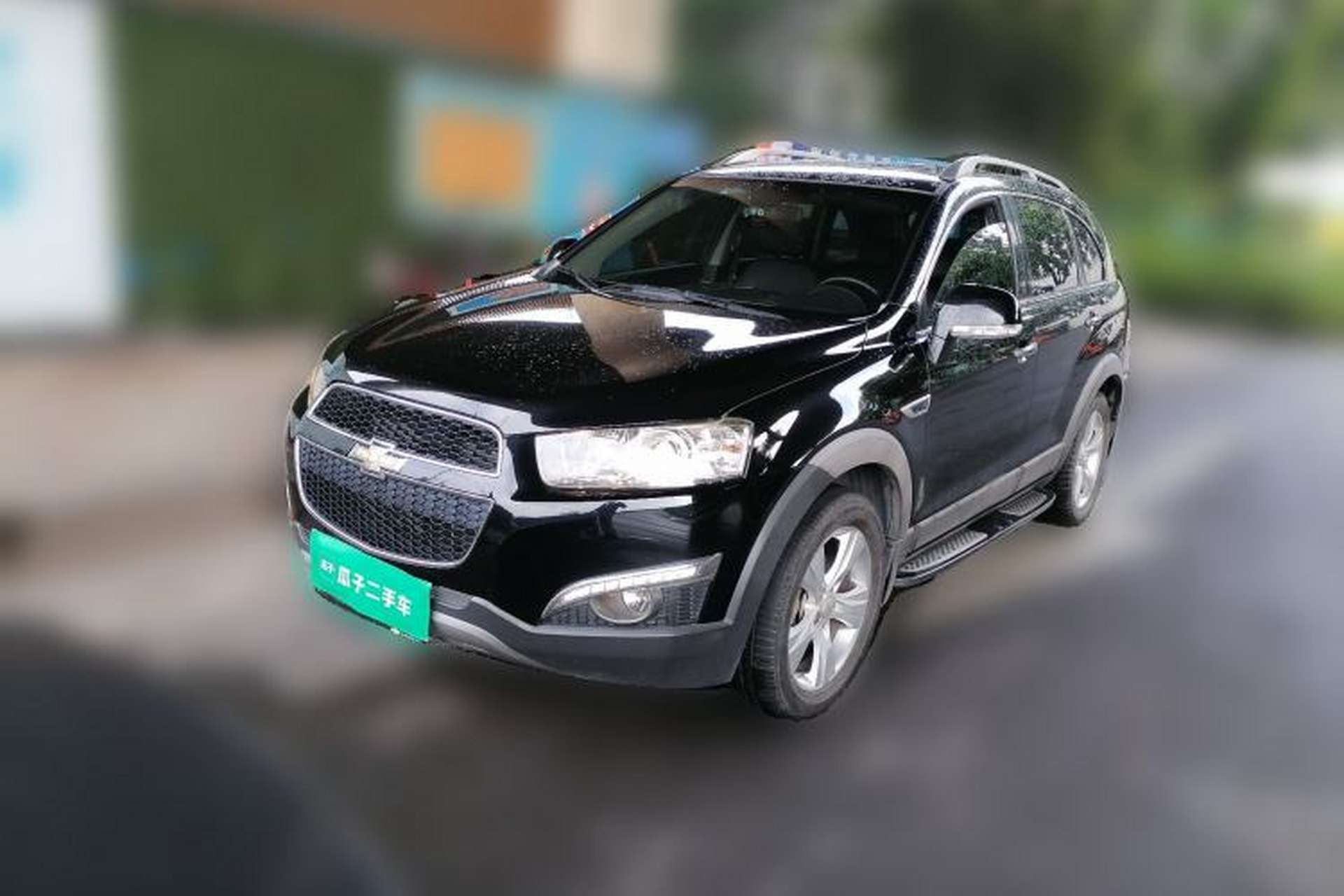 Used Chevrolet Captiva 2012 2.4L 4x4 Flagship Edition 7 Seats Front Left 45 Deg