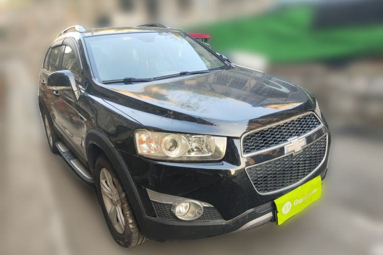 Used Chevrolet Captiva 2012 2.4L 4x4 Flagship Edition 7 Seats Front Right 45 Deg