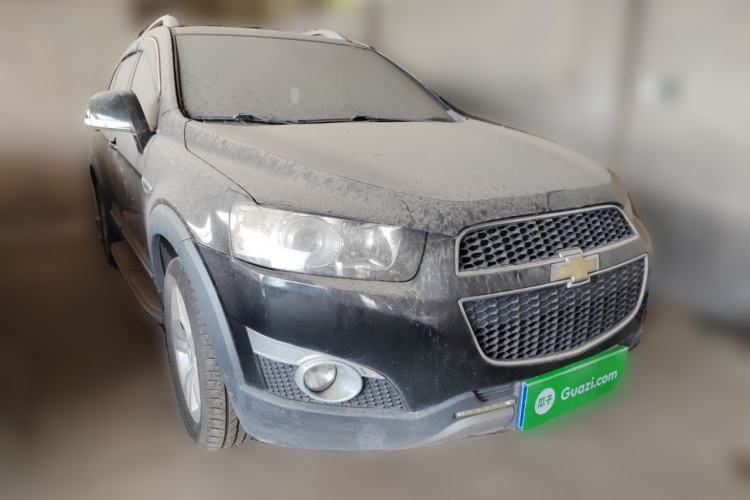 Used Chevrolet Captiva 2012 2.4L 4x4 Flagship Edition 7 Seats Front Right 45 Deg