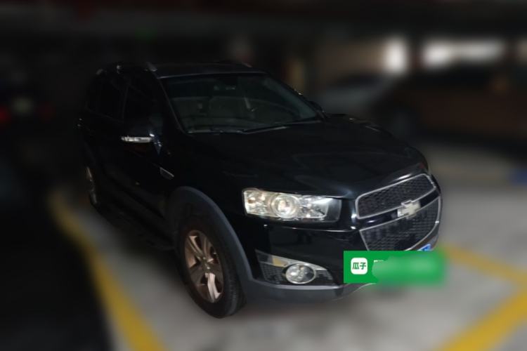 Used Chevrolet Captiva 2012 2.4L 4x4 Flagship Edition 7 Seats Front Right 45 Deg